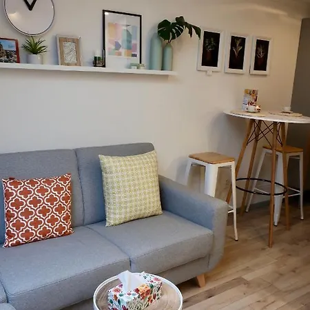 Duplex Emily